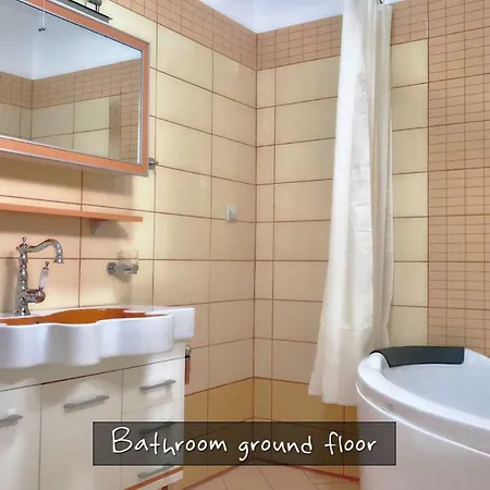 Traditional Private *